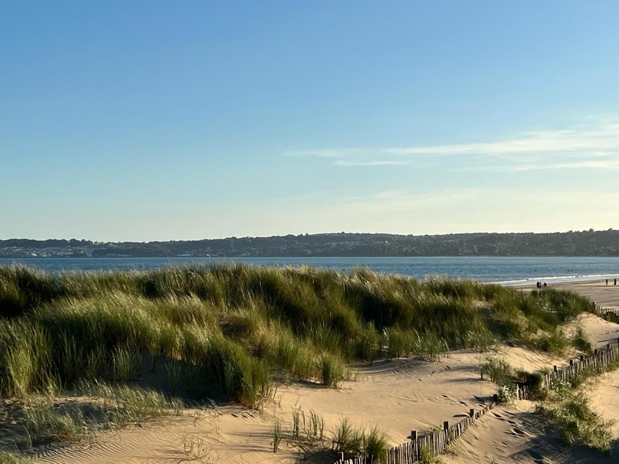 Hoopers Sandy Beach Guest Rooms 스완지 외부 사진