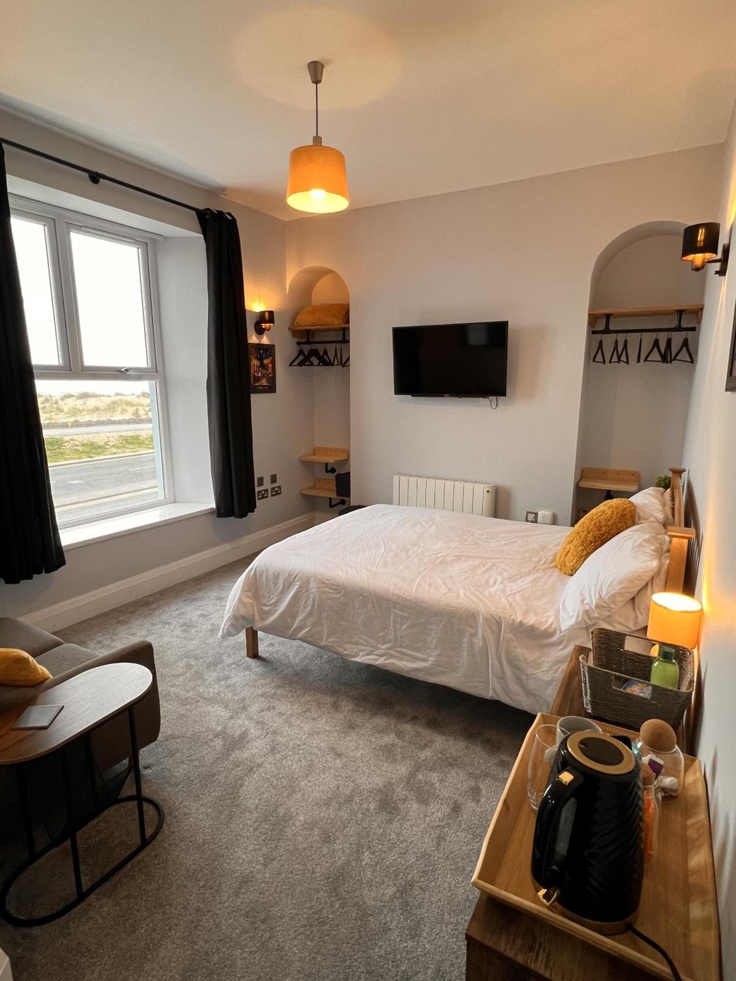 Hoopers Sandy Beach Guest Rooms 스완지 객실 사진