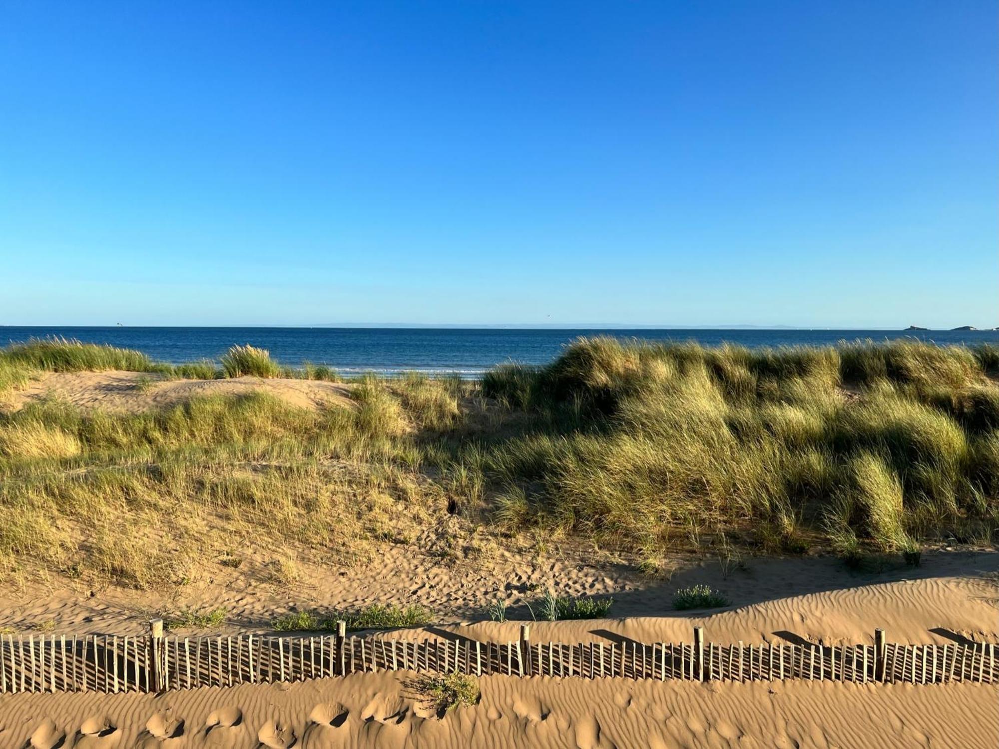 Hoopers Sandy Beach Guest Rooms 스완지 외부 사진