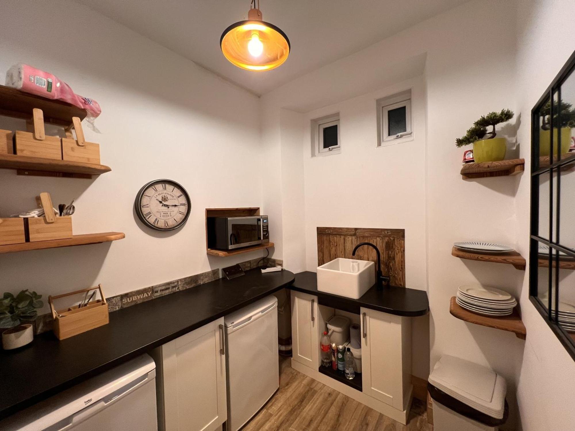 Hoopers Sandy Beach Guest Rooms 스완지 외부 사진